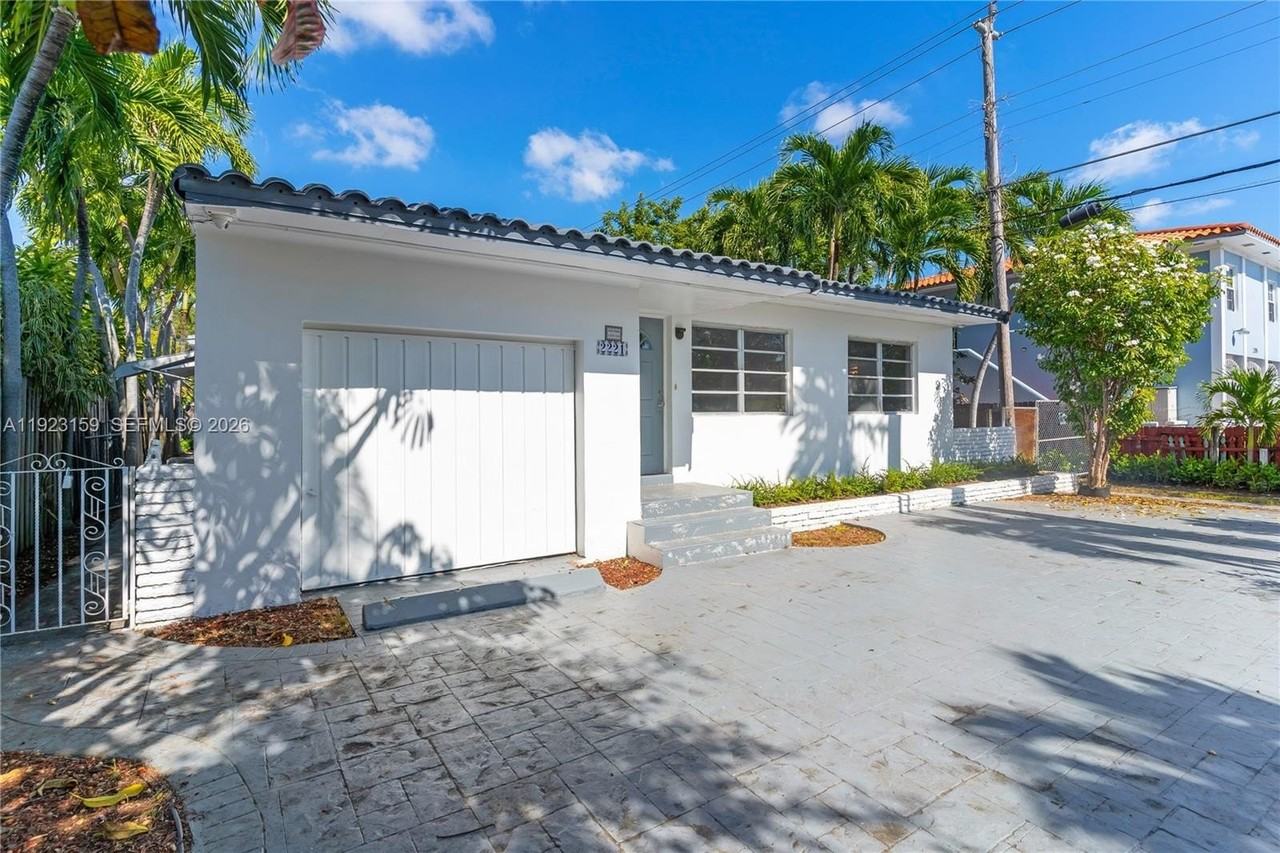 2221 Sw 13th St - Photo 6 of 43