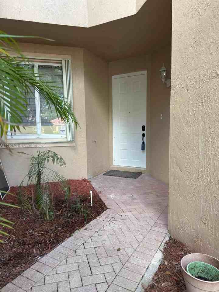 12618 Nw 56th Dr #12618 - Photo 3 of 40