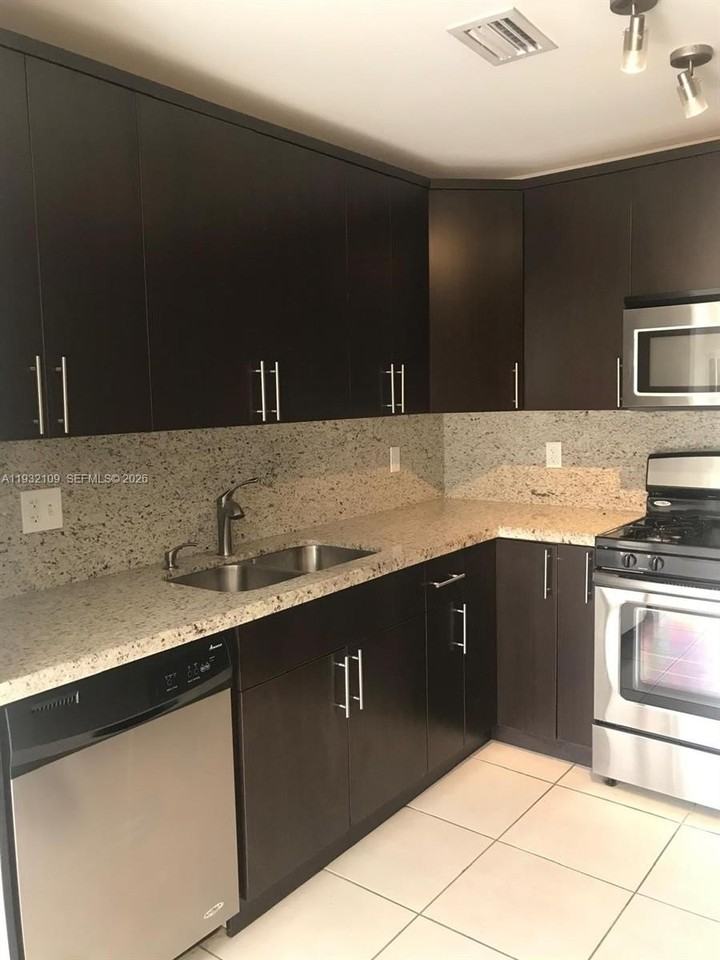 10609 Sw 113th Pl #87Z - Photo 5 of 21