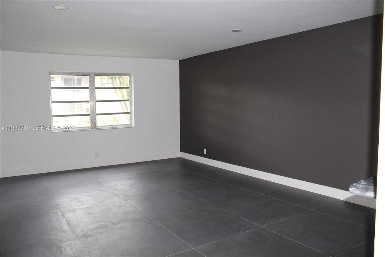 5140 Sw 40th Ave #3C - Photo 2 of 21