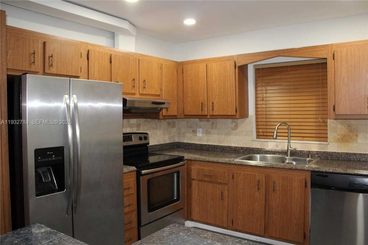 5140 Sw 40th Ave #3C - Photo 4 of 21