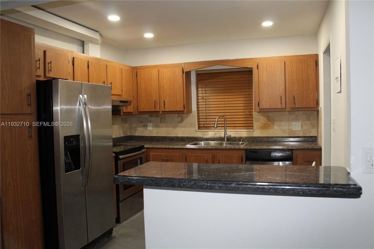 5140 Sw 40th Ave #3C - Photo 5 of 21