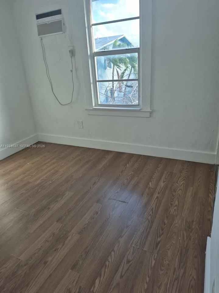 66 W 13th St #4 - Photo 6 of 8