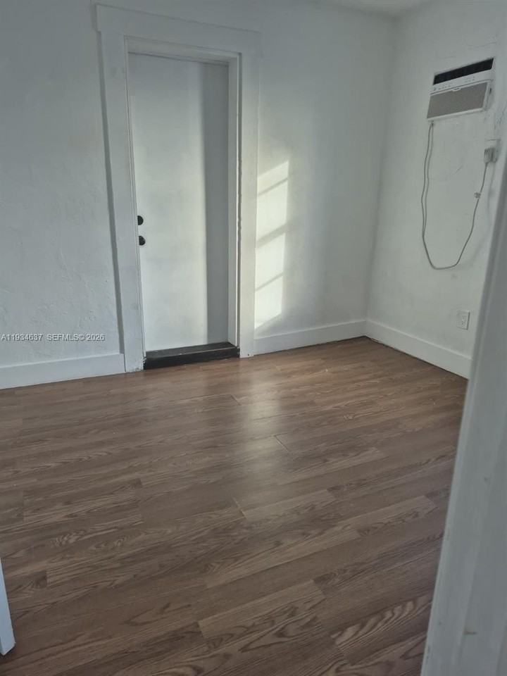 66 W 13th St #4 - Photo 7 of 8