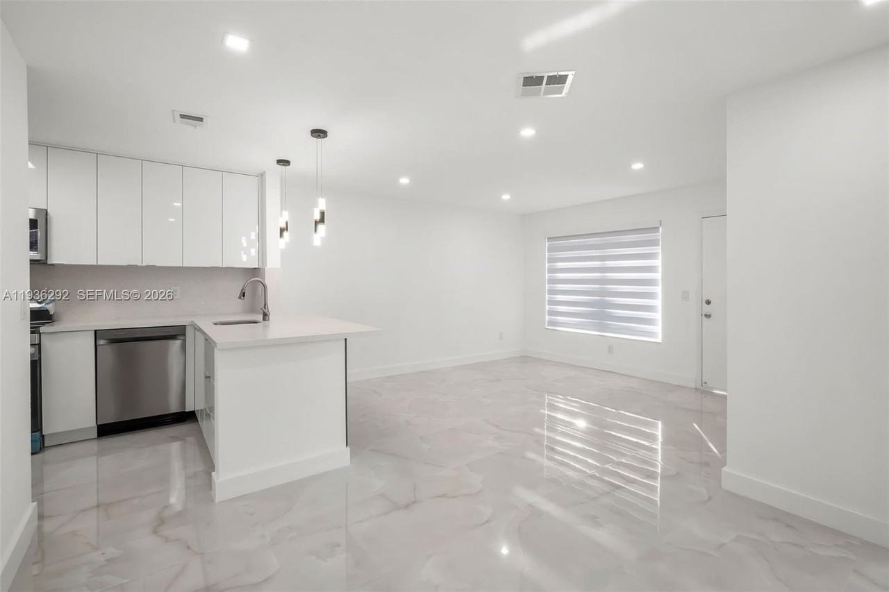 7662 Sw 152nd Ave #3-22 - Photo 5 of 20