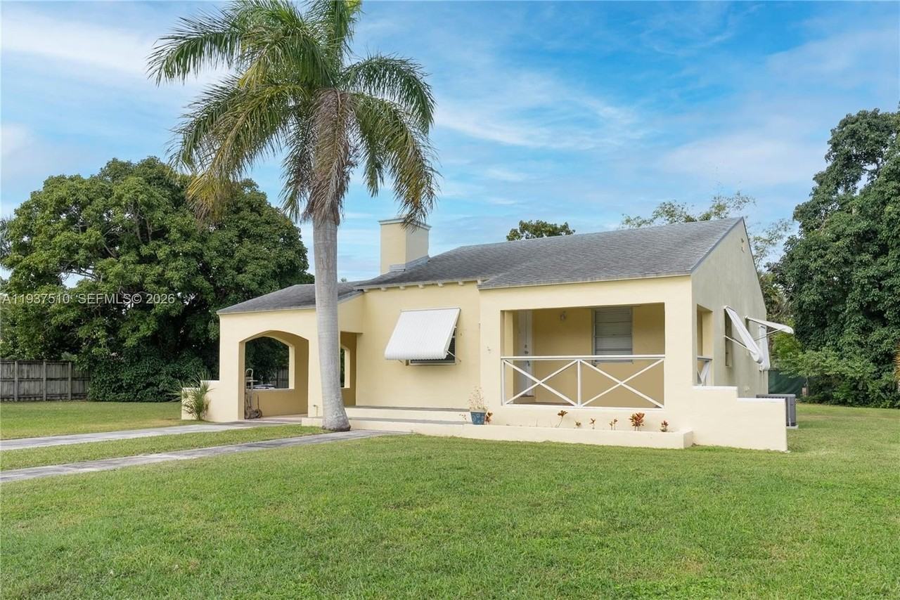 27 Nw 21st St - Photo 2 of 10