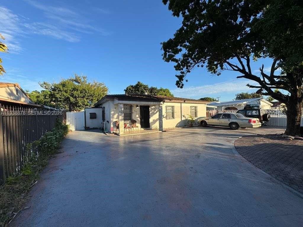 825 E 9th Ln - Photo 6 of 12