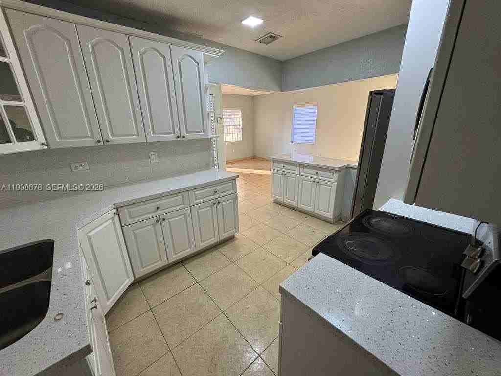 825 E 9th Ln - Photo 7 of 12