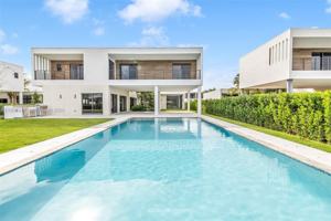 featured image of 16699 Botaniko Dr N