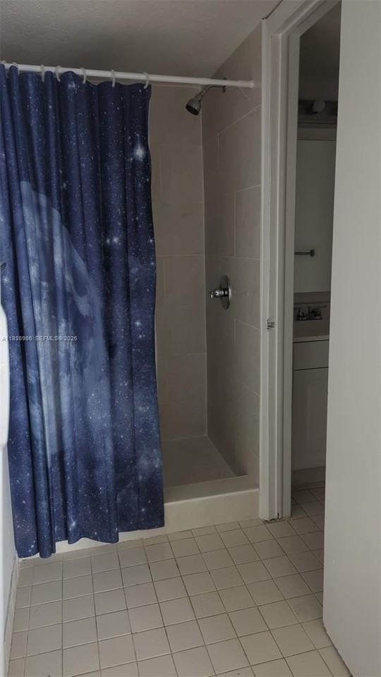 1078 W 42nd Pl #37 - Photo 7 of 9