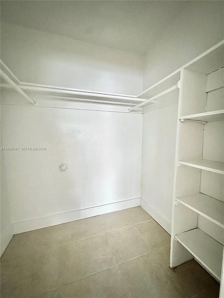 1855 Ne 121st St #6 - Photo 3 of 12