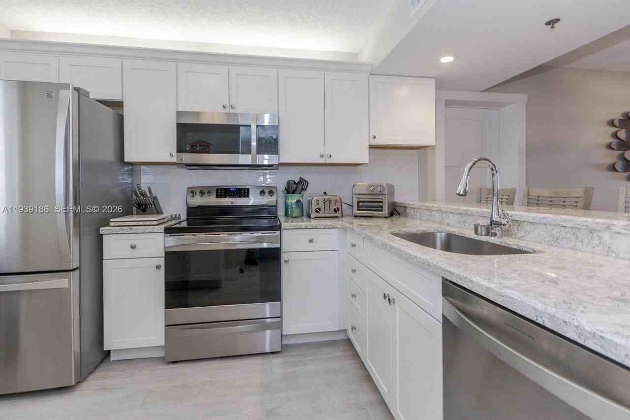 101 S Seas Dr #502 - Photo 7 of 44