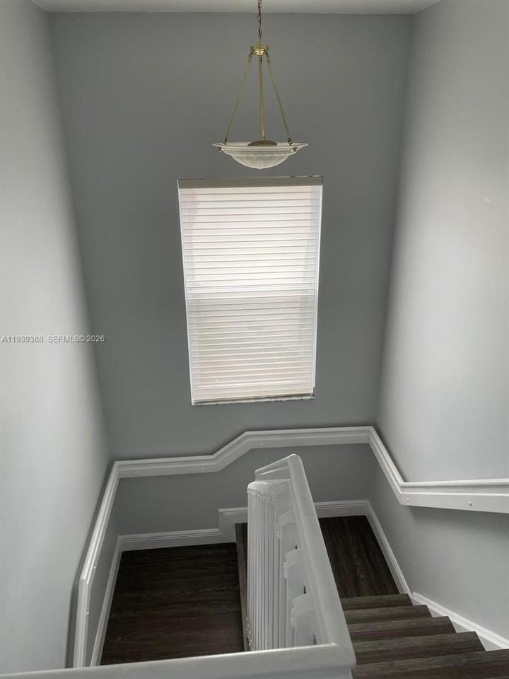 2145 Sw 150th Ave - Photo 7 of 40