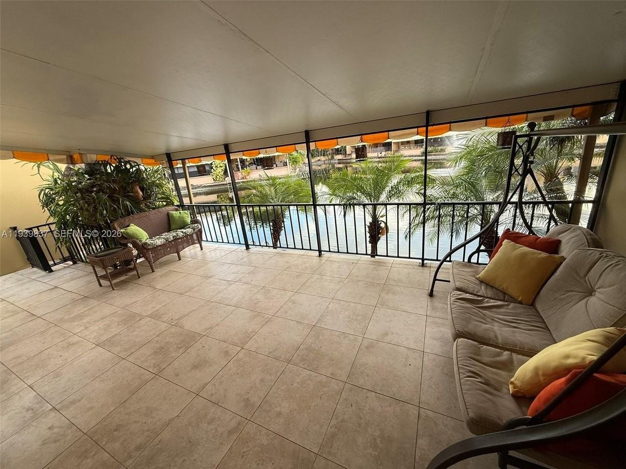 16005 Kingsmoor Way - Photo 4 of 32