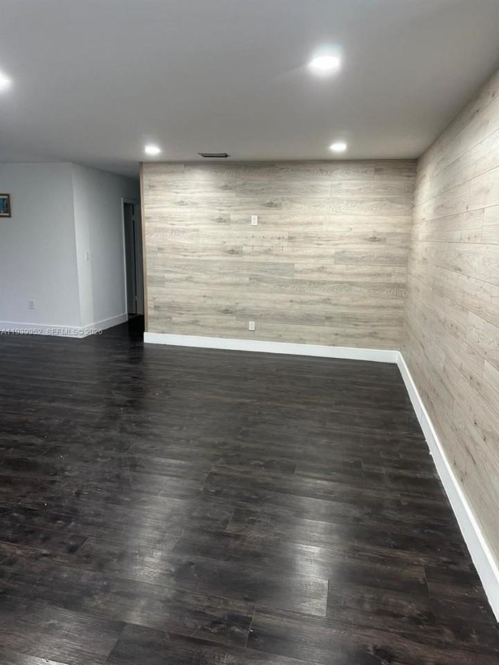 4711 Sw 133rd Ave #0 - Photo 3 of 23