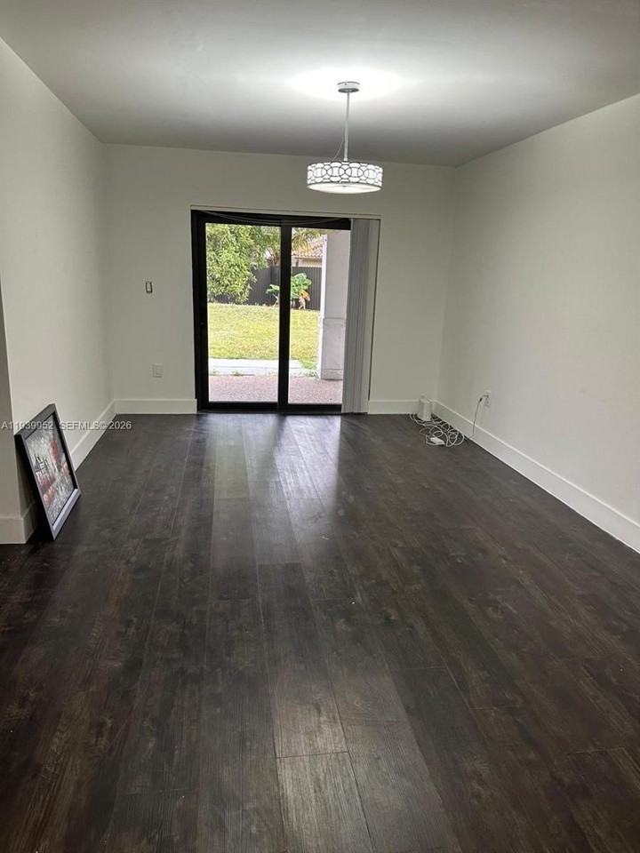 4711 Sw 133rd Ave #0 - Photo 4 of 23