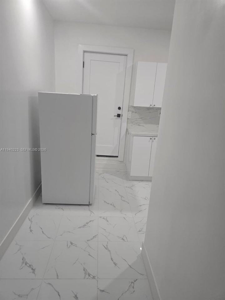 19520 Sw 97th Pl - Photo 3 of 7