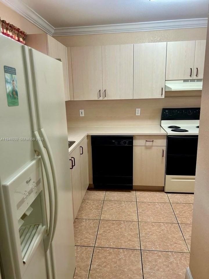 10604 Nw 87th Ct #10604 - Photo 3 of 22