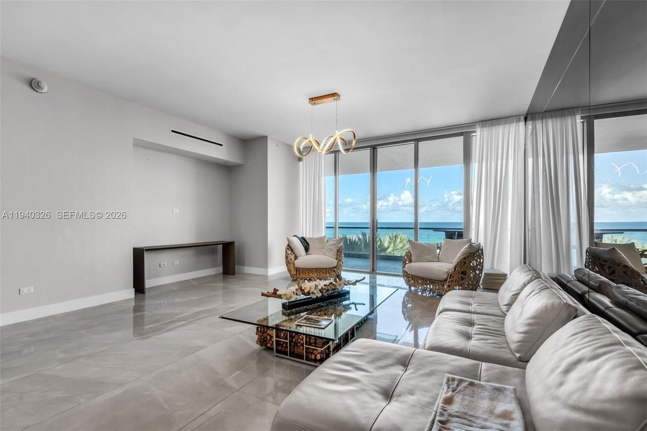 18501 Collins Ave #402 - Photo 7 of 40