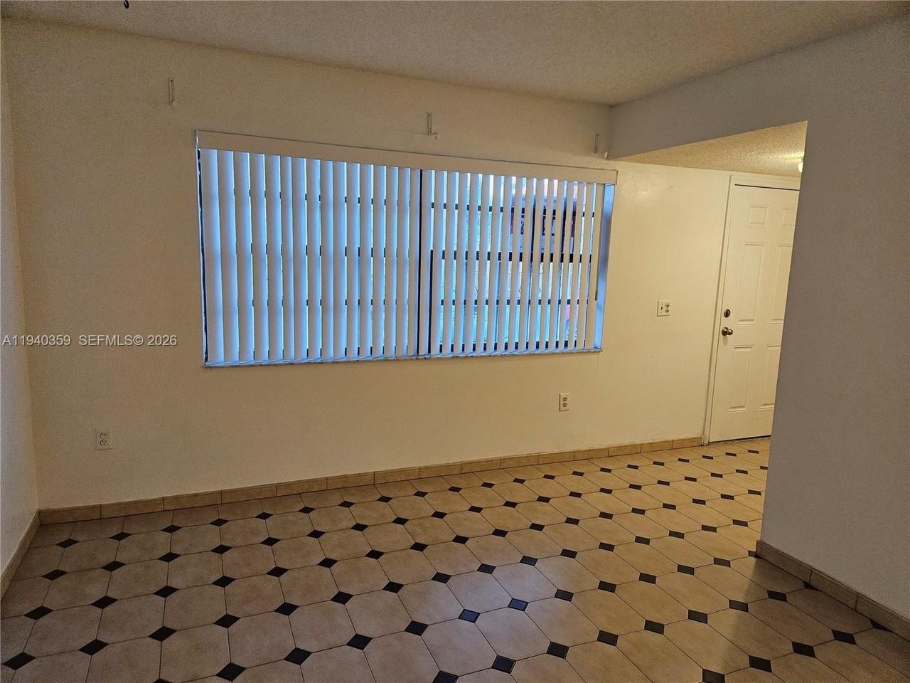 510 Nw 109th Ave #704-7 - Photo 3 of 19