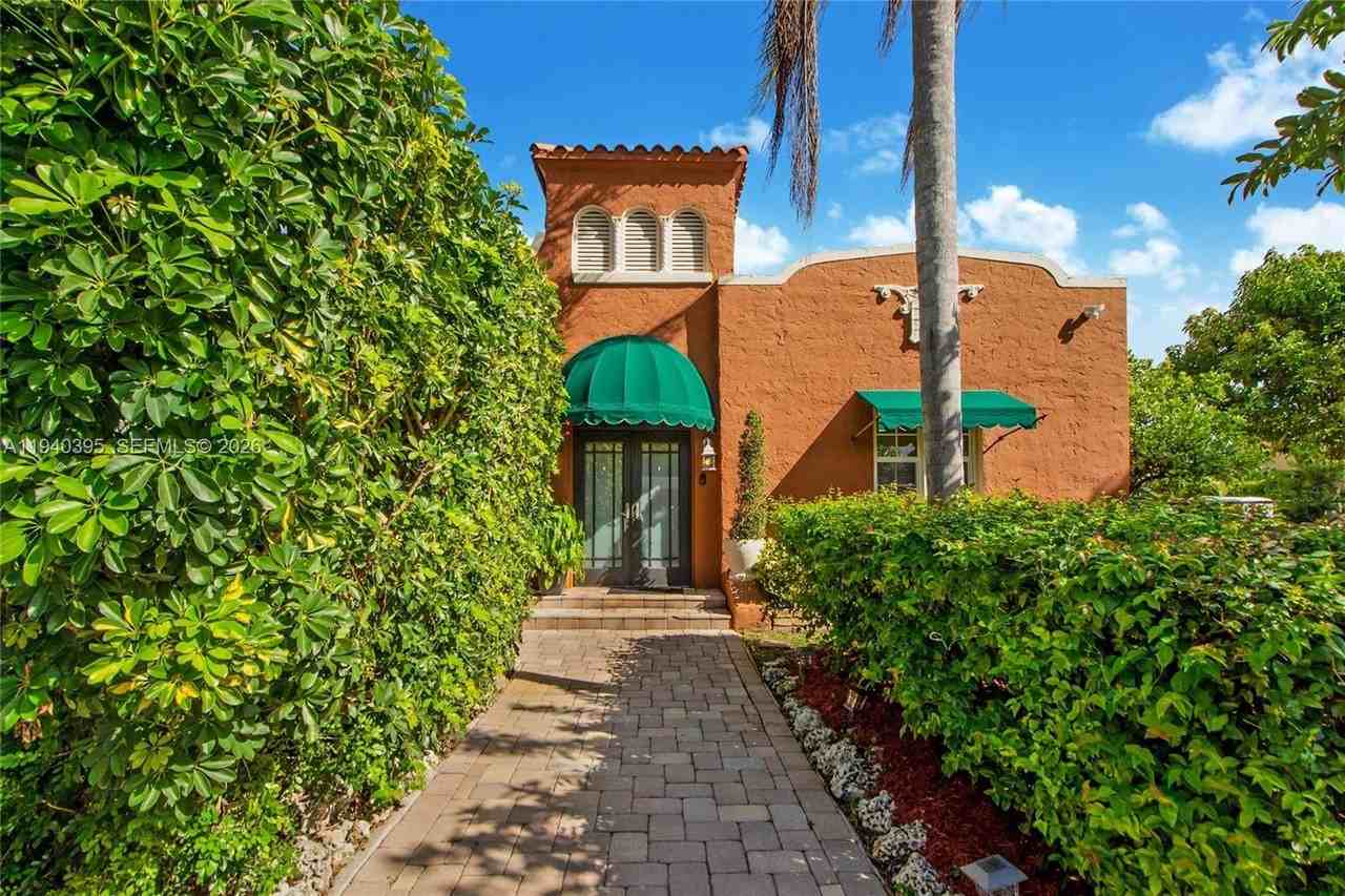 2985 Sw 13th St - Photo 4 of 27