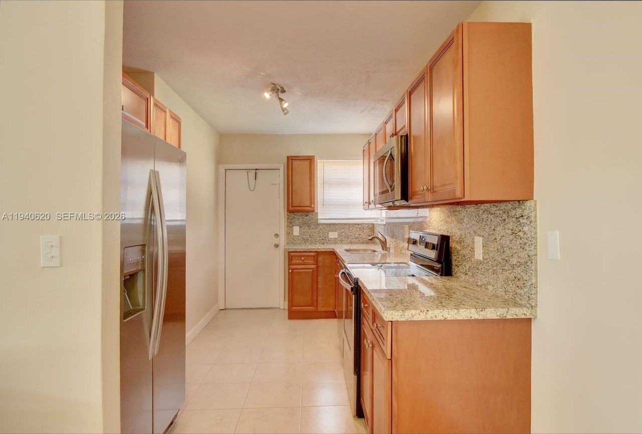 3531 Sw 36th St #3531 - Photo 7 of 18