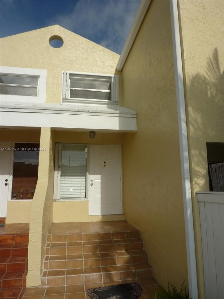 4535 Sw 68th Court Cir #7