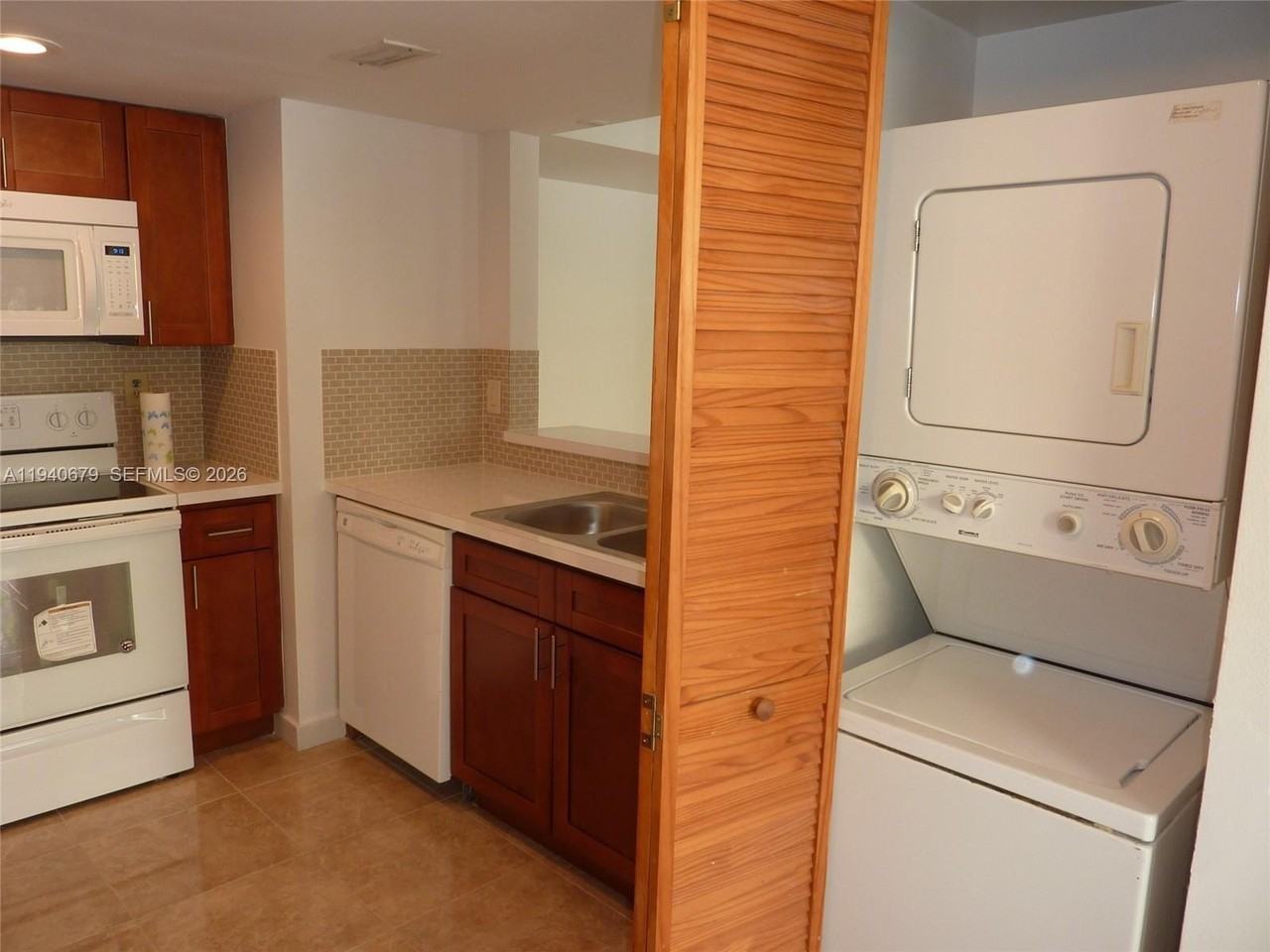 4535 Sw 68th Court Cir #7 - Photo 5 of 14