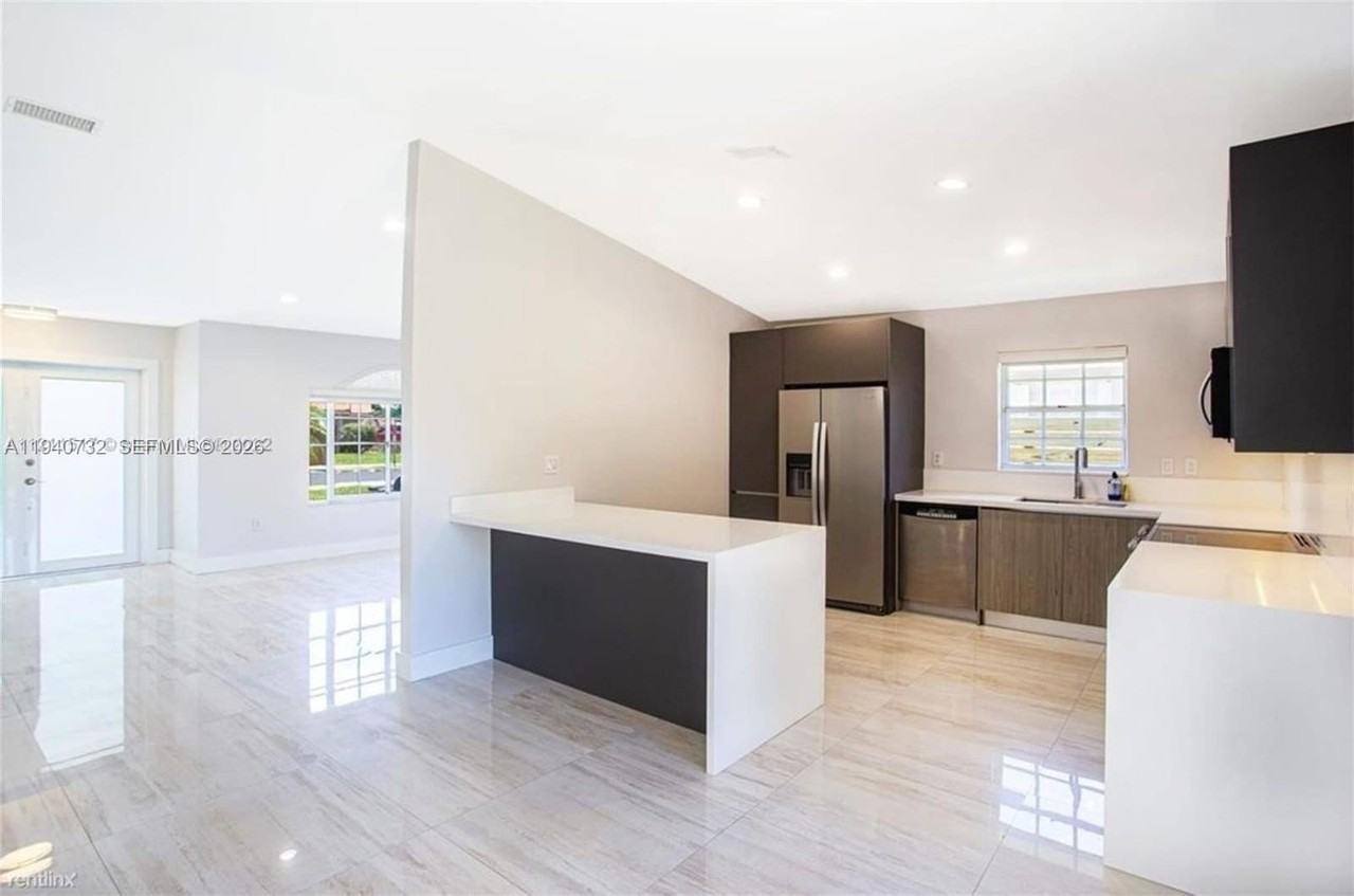 7940 Sw 163rd Pl - Photo 6 of 10