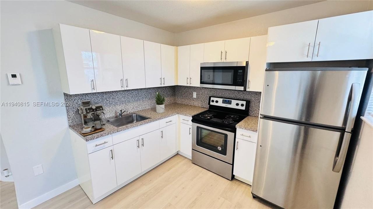 1737 Nw 3rd Ave #7 - Photo 4 of 9