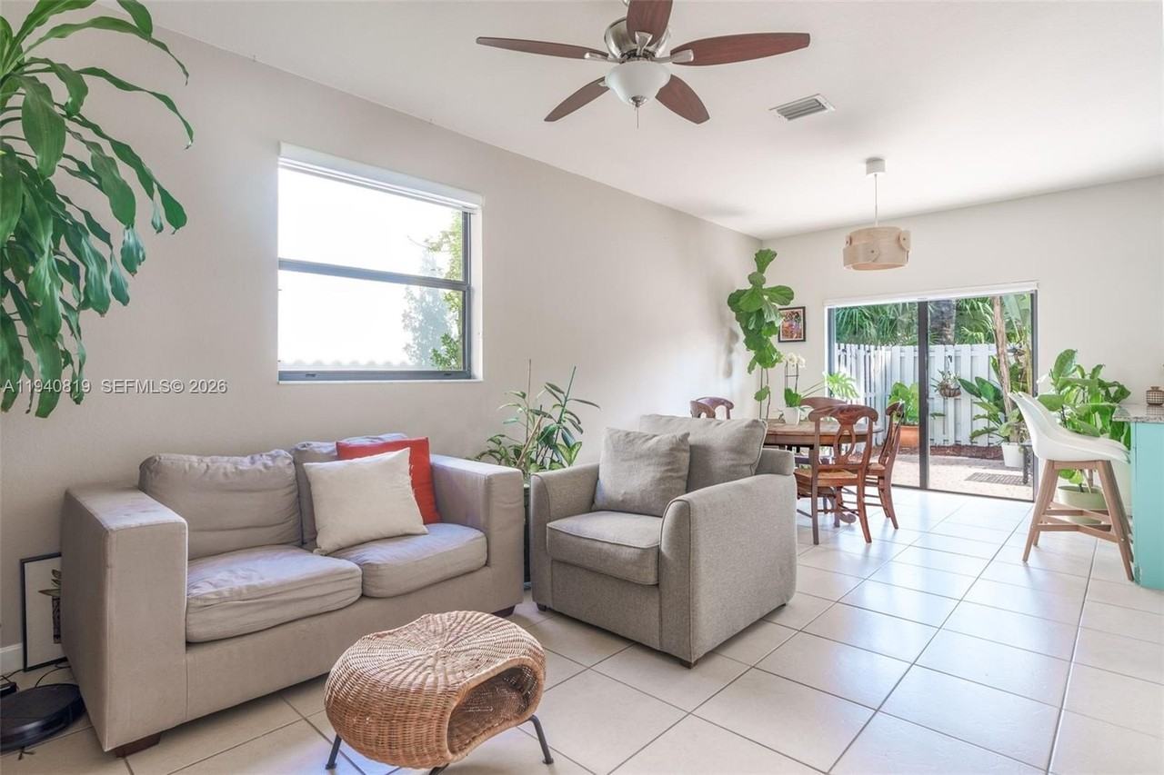 8885 Nw 102nd Ct - Photo 5 of 30