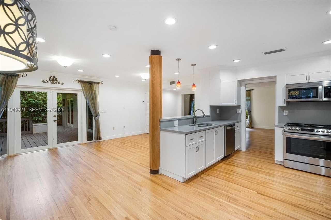 648 Sevilla Ave #0 - Photo 7 of 31