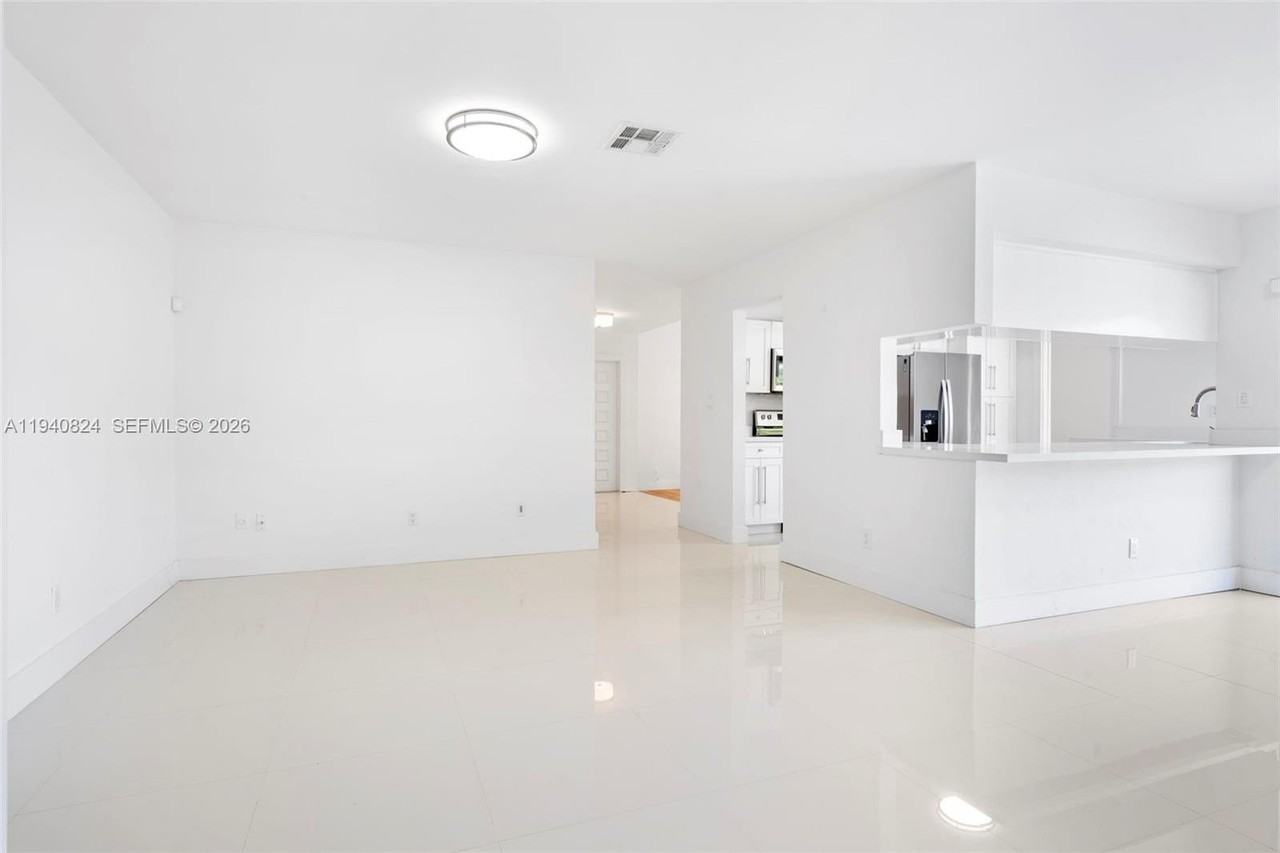 10424 Sw 114th Ct - Photo 7 of 23