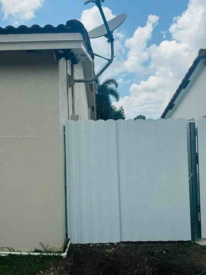 12601 Sw 223rd St - Photo 2 of 11