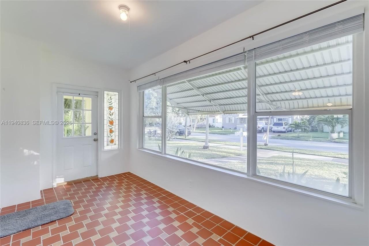 1425 Madison St - Photo 7 of 46