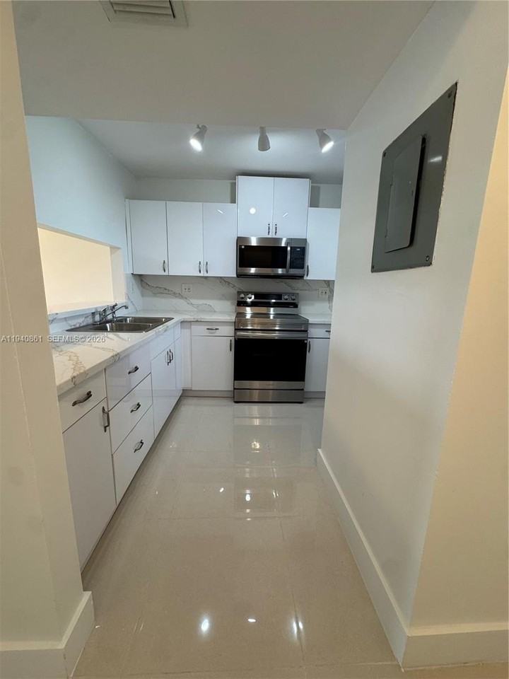 10317 Nw 9th Street Cir #501-9 - Photo 3 of 4