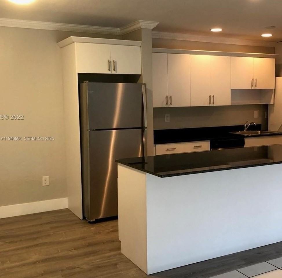 9350 Sw 77th Ave #G8 - Photo 4 of 11