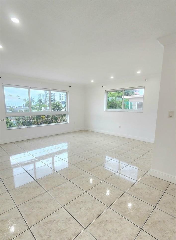 1020 94th St #301 - Photo 2 of 44