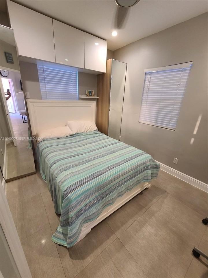 321 Hayes St #1-8 - Photo 4 of 6