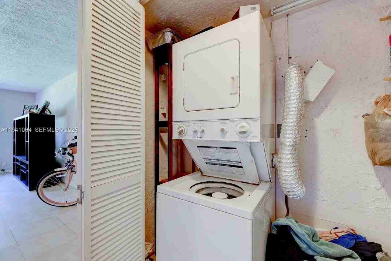 610 Se 2nd Ave #L26 - Photo 7 of 12