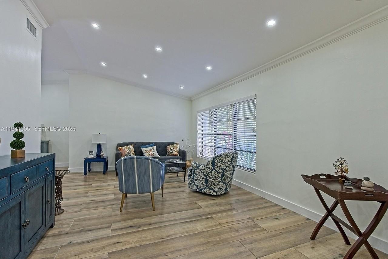 10900 Sw 124th Rd - Photo 3 of 22