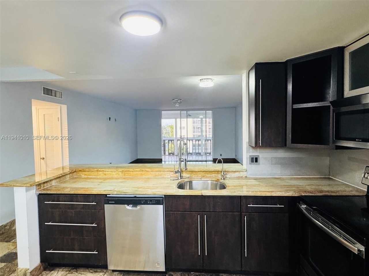 900 Ne 12th Ave #501 - Photo 2 of 50