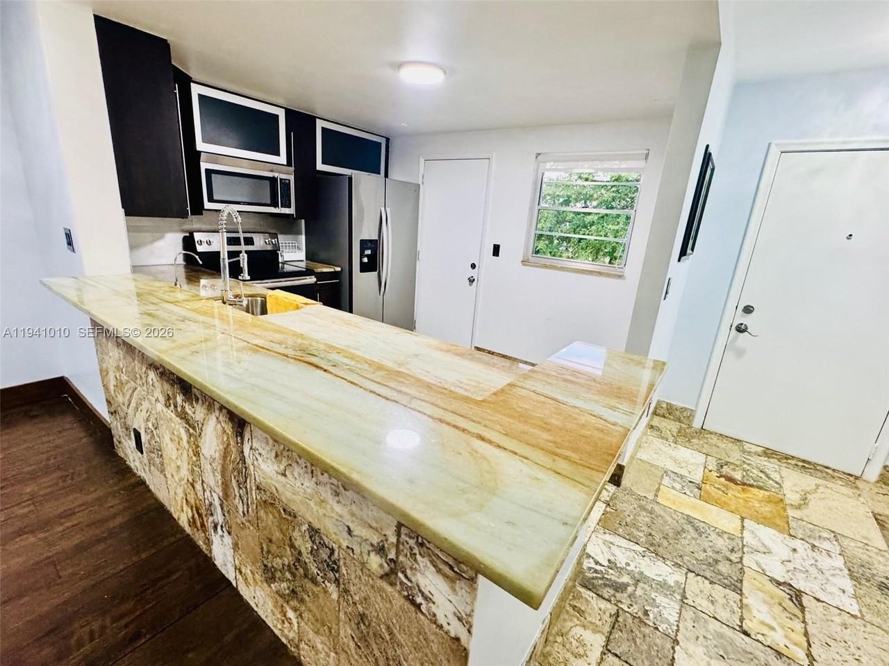 900 Ne 12th Ave #501 - Photo 6 of 50