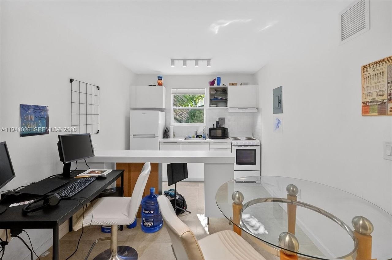 3676 Oak Ave #4 - Photo 3 of 27