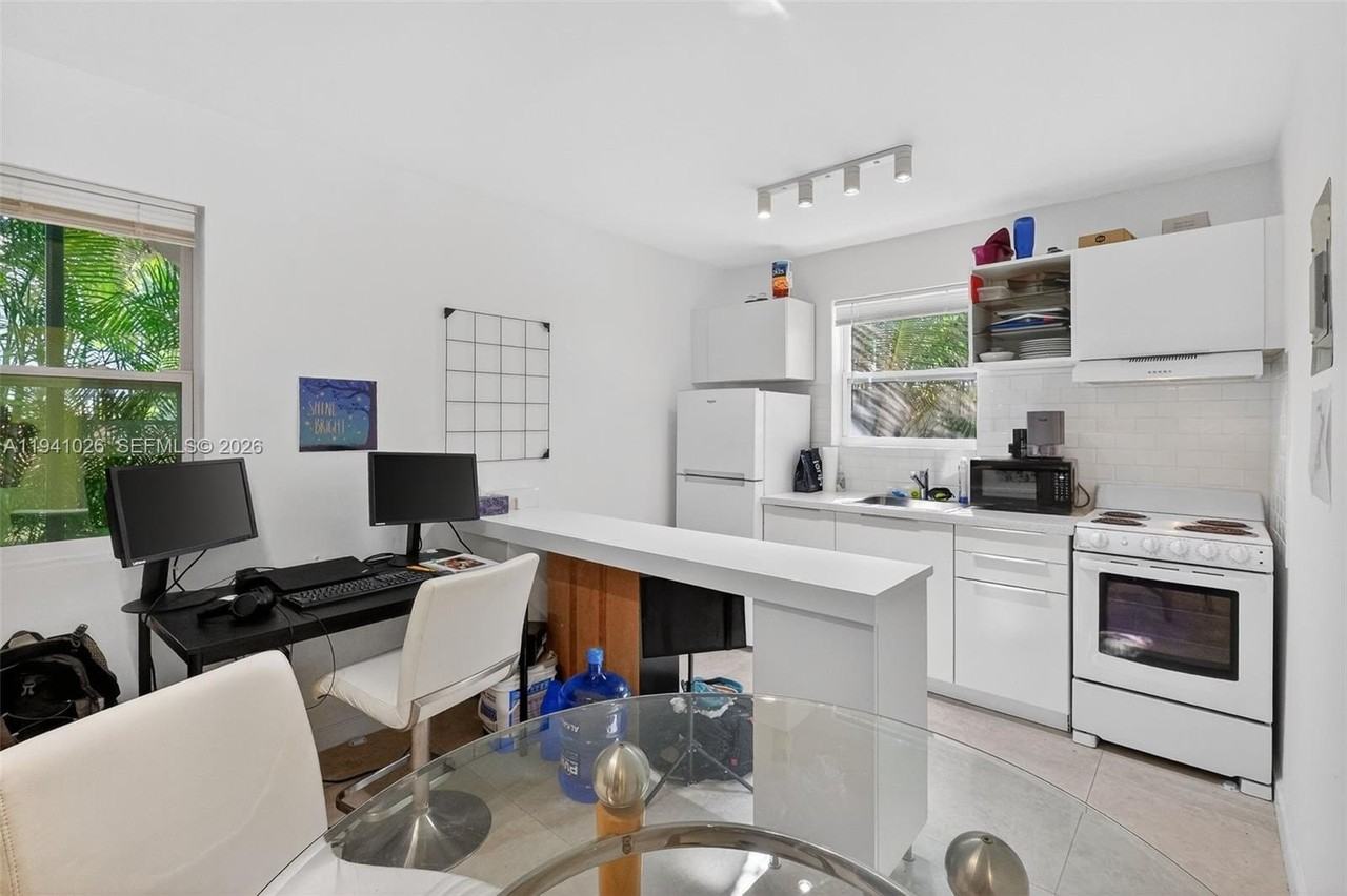 3676 Oak Ave #4 - Photo 4 of 27