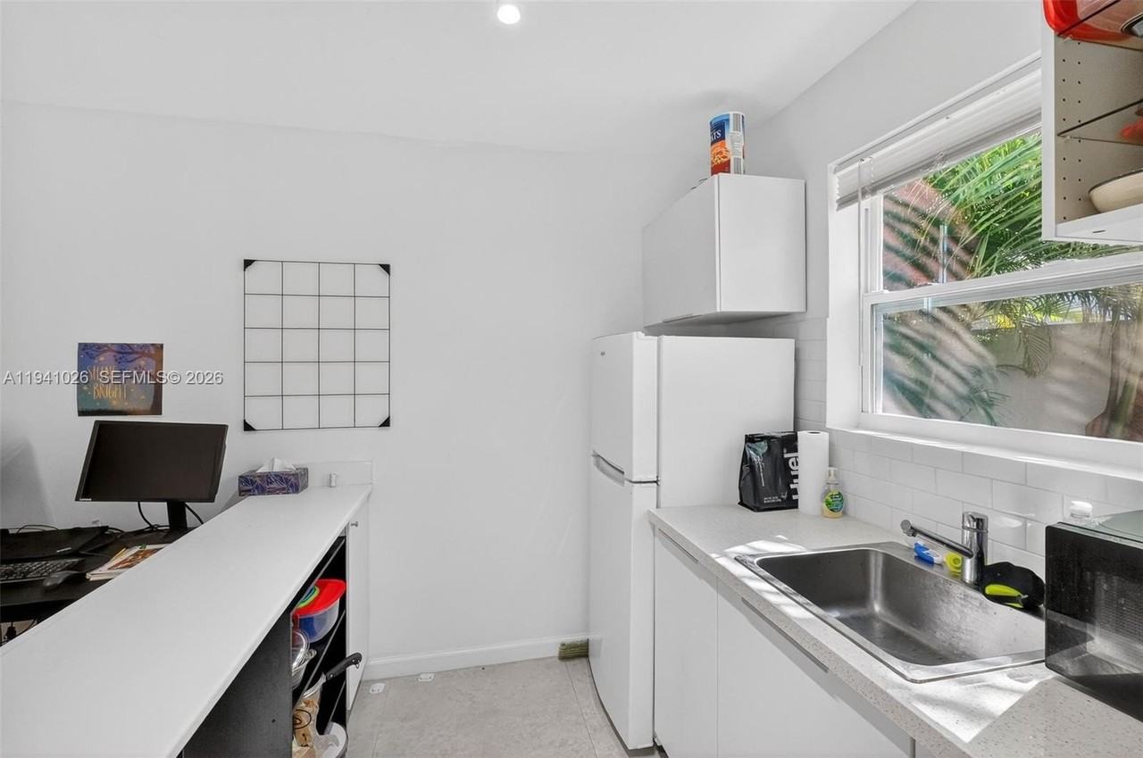 3676 Oak Ave #4 - Photo 5 of 27