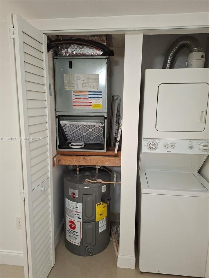 7160 Nw 179th St #105 - Photo 6 of 17