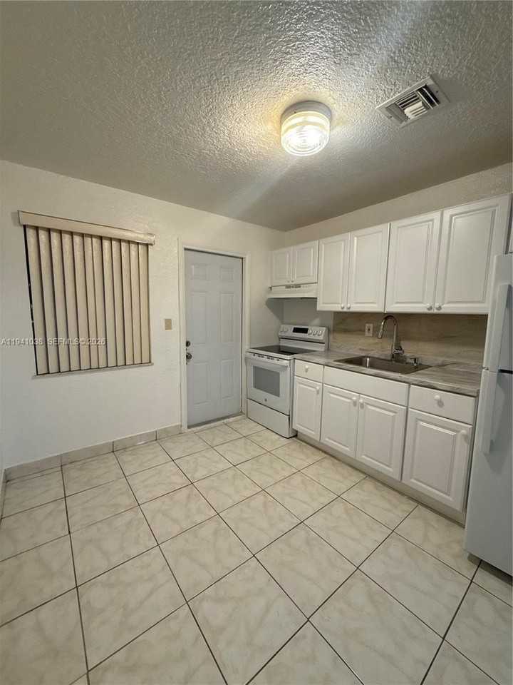 10335 Sw 181st St #2 - Photo 7 of 7