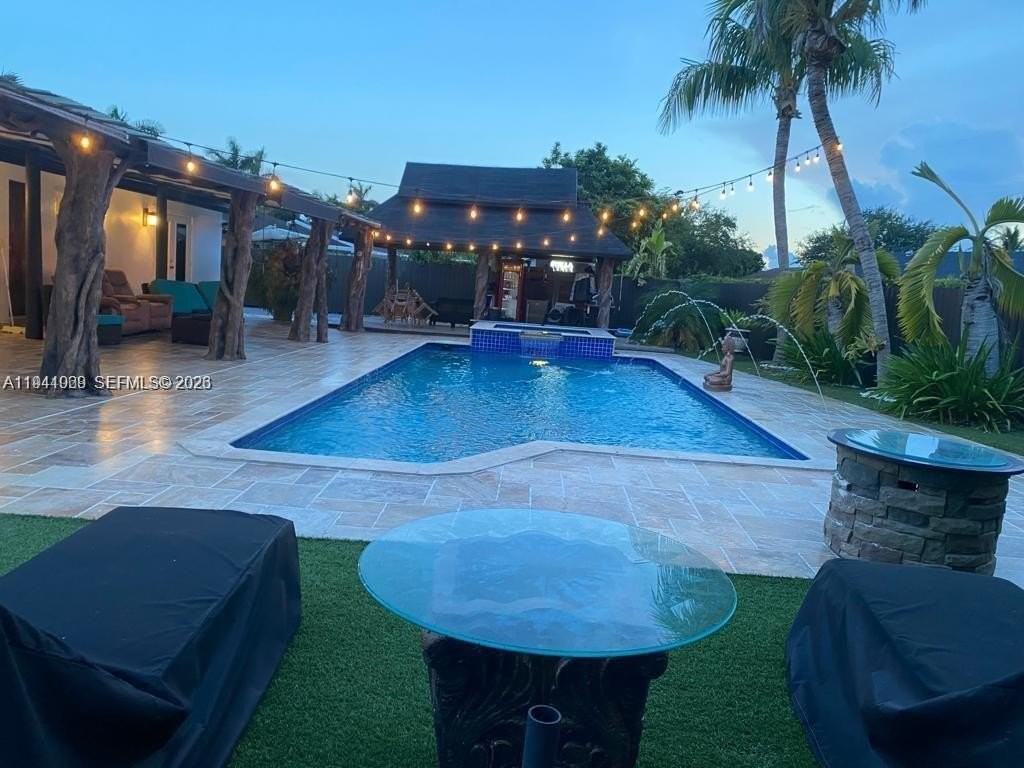 4872 Sw 140th Ave - Photo 3 of 32