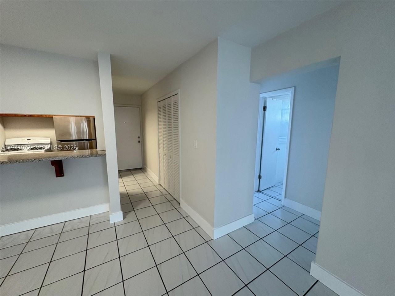 505 Ne 30th St #506 - Photo 4 of 26